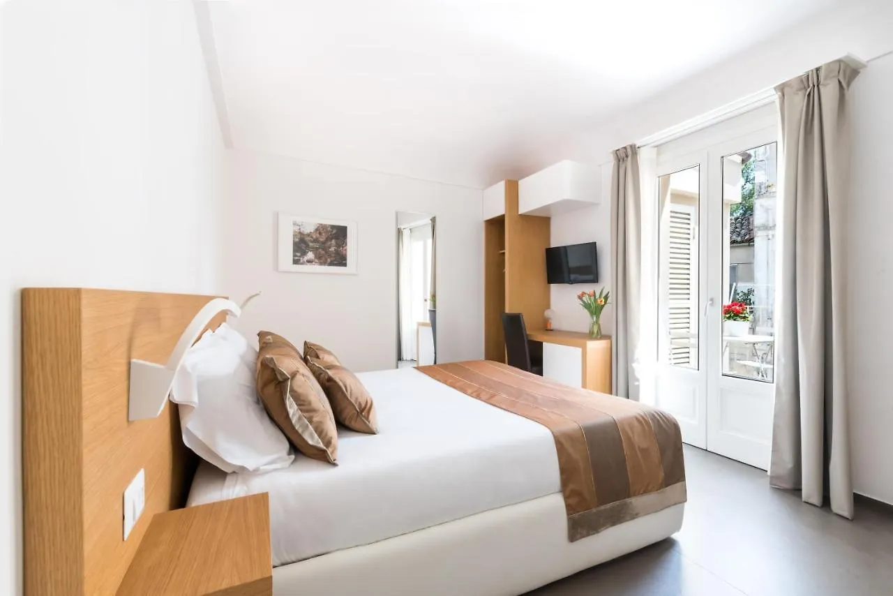 Aura - Guest House Iblea Ragusa 3*,